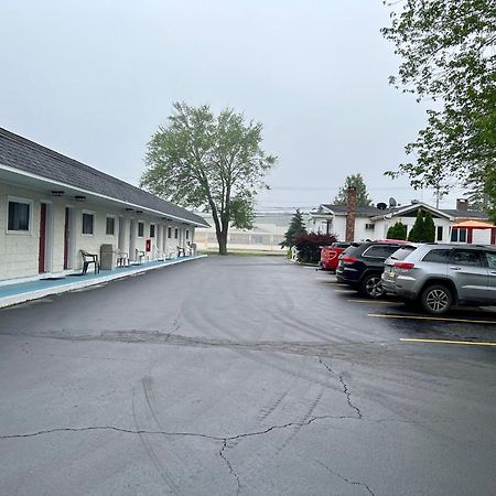 Rodeway Inn & Suites Brunswick Near Hwy 1 Zewnętrze zdjęcie