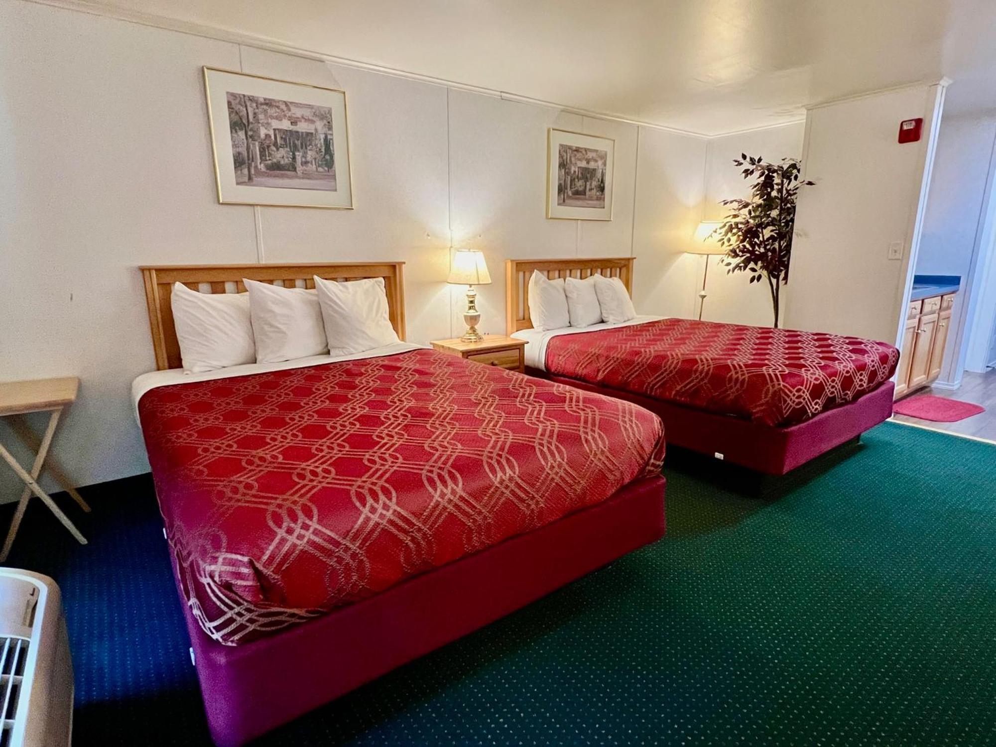 Rodeway Inn & Suites Brunswick Near Hwy 1 Zewnętrze zdjęcie