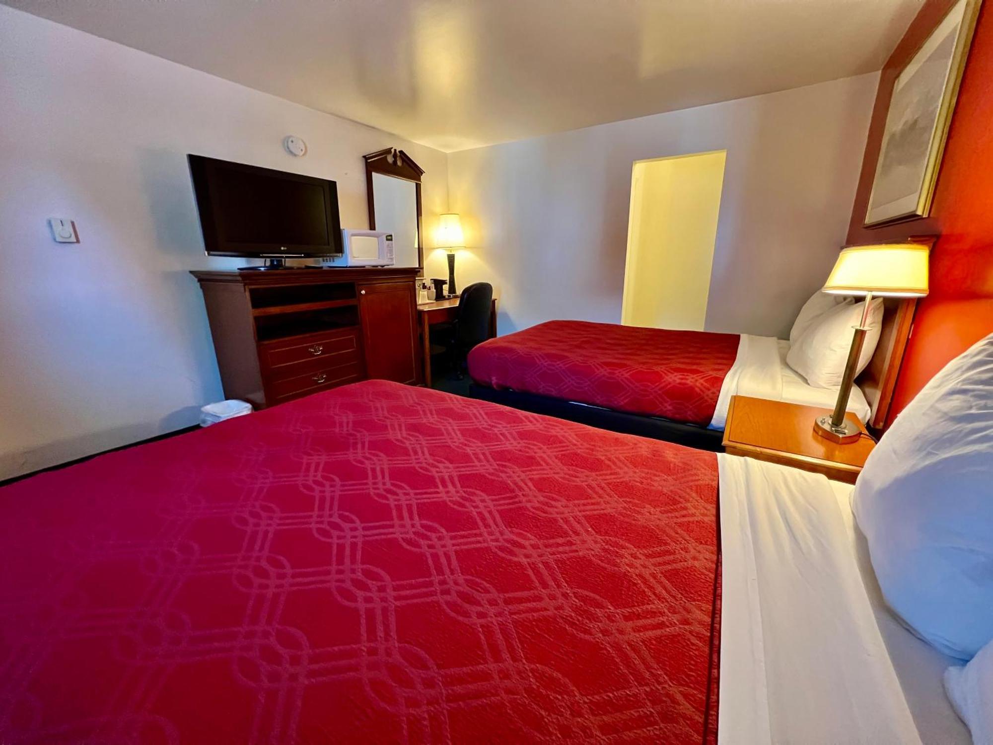 Rodeway Inn & Suites Brunswick Near Hwy 1 Zewnętrze zdjęcie